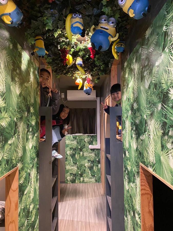 Hotel Jungle Fun Fun Osaka Bagian luar foto