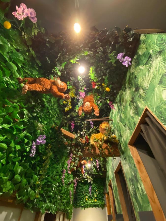 Hotel Jungle Fun Fun Osaka Bagian luar foto