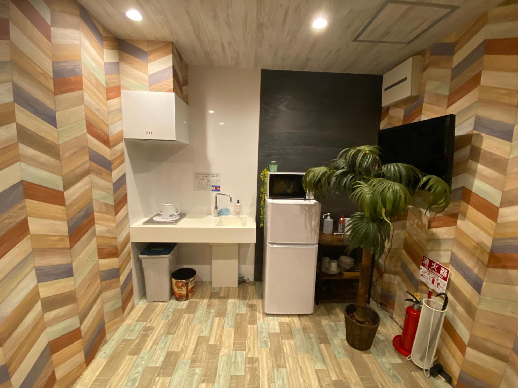 Hotel Jungle Fun Fun Osaka Bagian luar foto