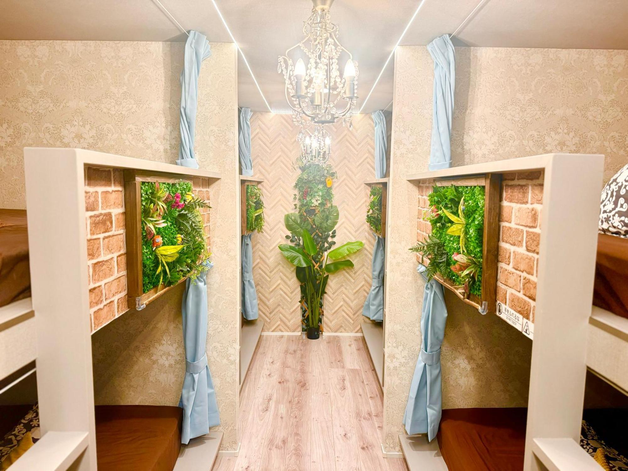 Hotel Jungle Fun Fun Osaka Bagian luar foto